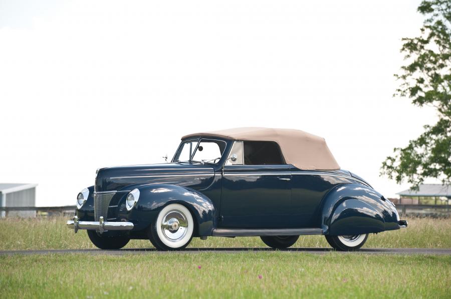  Ford DeLuxe Custom Convertible Coupe 1940 года  (фото 36 из 48)